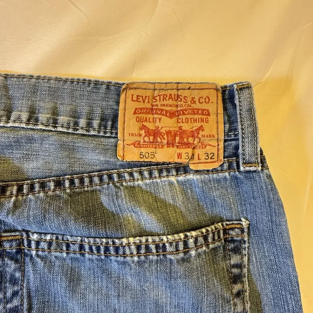 Levis 505 Jeans Mens 34X32 Blue distressed Straight Red Tag‎ 34 X 31